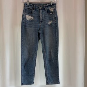 American Eagle Mom Straight Jeans